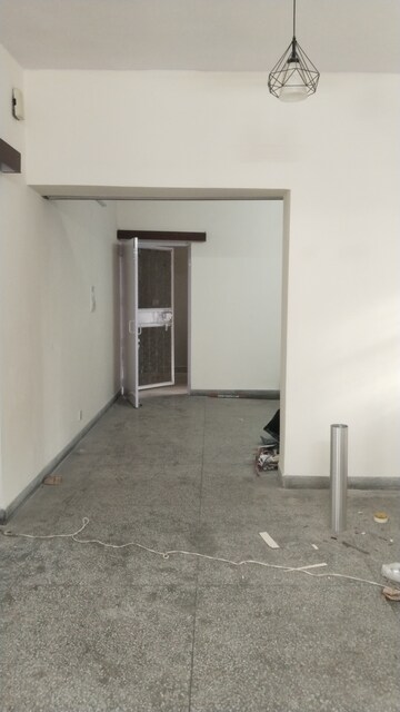 Room in 3 BHK Apartment at Sarita Vihar – for Sale