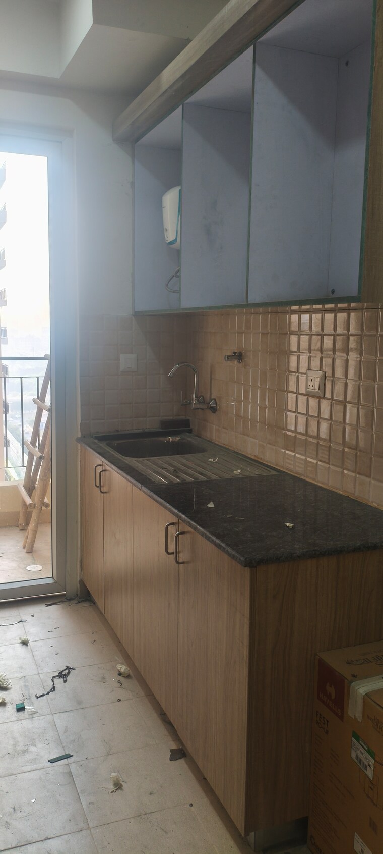Kitchen, amrapali-crystal-homes 2.5 Bedroom 1375 Sq.Ft. Apartment In Sector 76 Noida 9427402