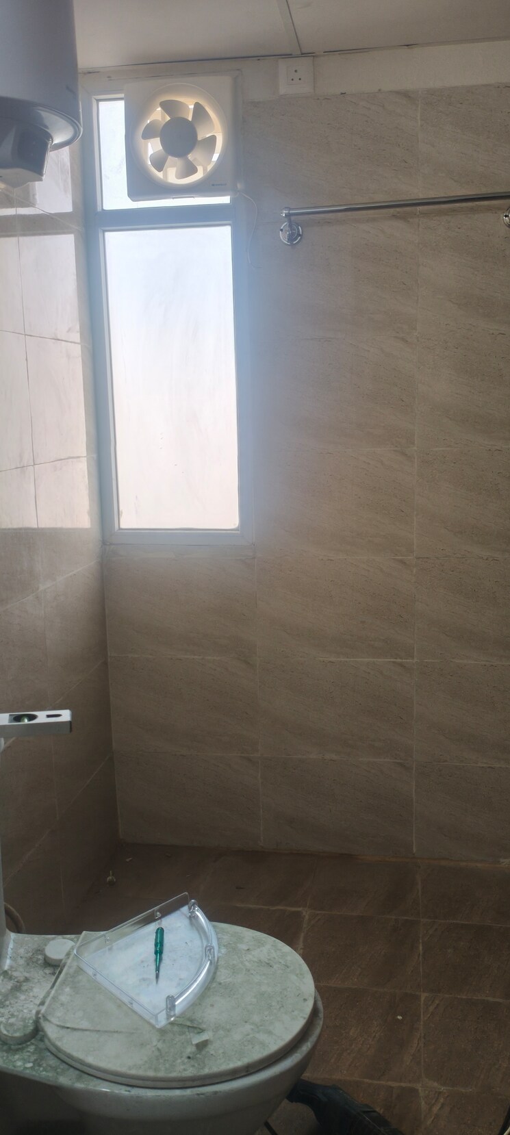 Room, amrapali-crystal-homes 2.5 Bedroom 1375 Sq.Ft. Apartment In Sector 76 Noida 9427402