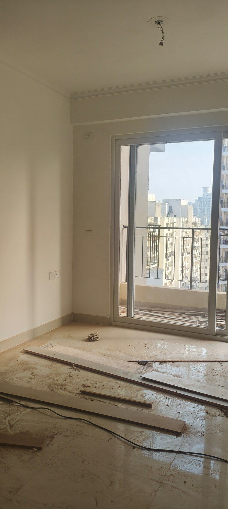 Room, amrapali-crystal-homes 3 Bedroom 1700 Sq.Ft. Apartment In Sector 76 Noida 9427412