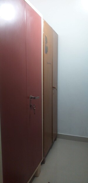 Room in 3 BHK Builder Floor at Sector 43 – for Rent