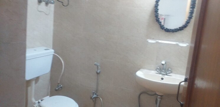 Bathroom, ansal-sushant-lok-i 3 Bedroom 215 Sq.Yd. Builder Floor In Sector 43 Gurgaon 9427429