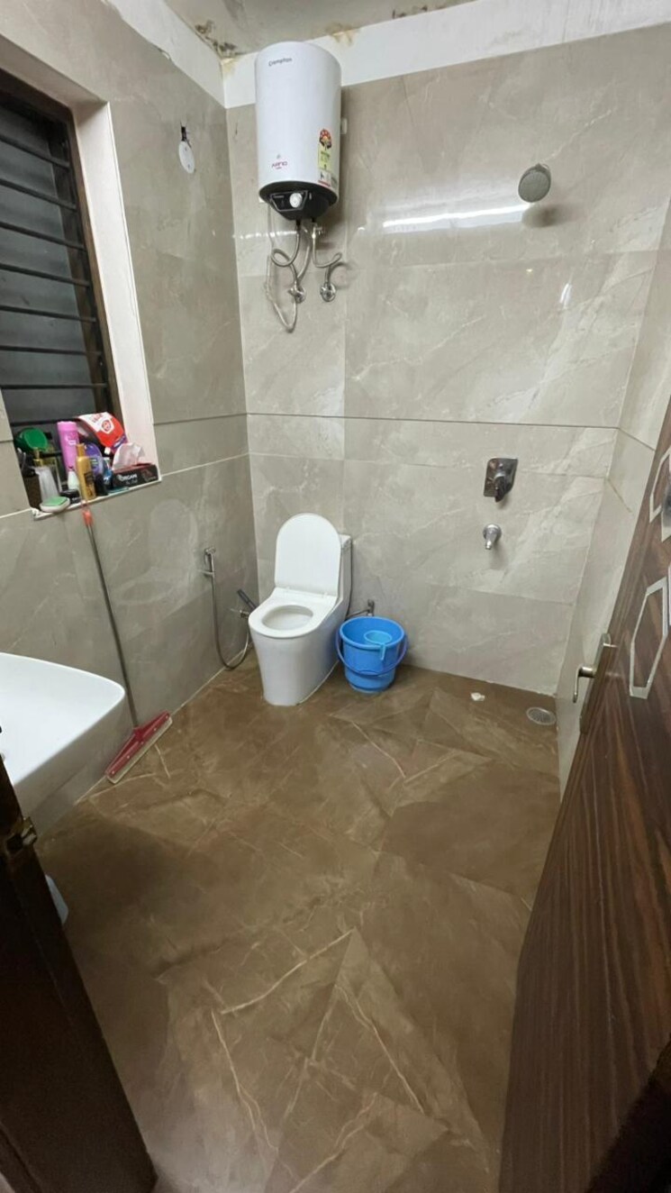 Bathroom, mohit-house 3 Bedroom 215 Sq.Yd. Builder Floor In Sushant Lok I Gurgaon 9427432