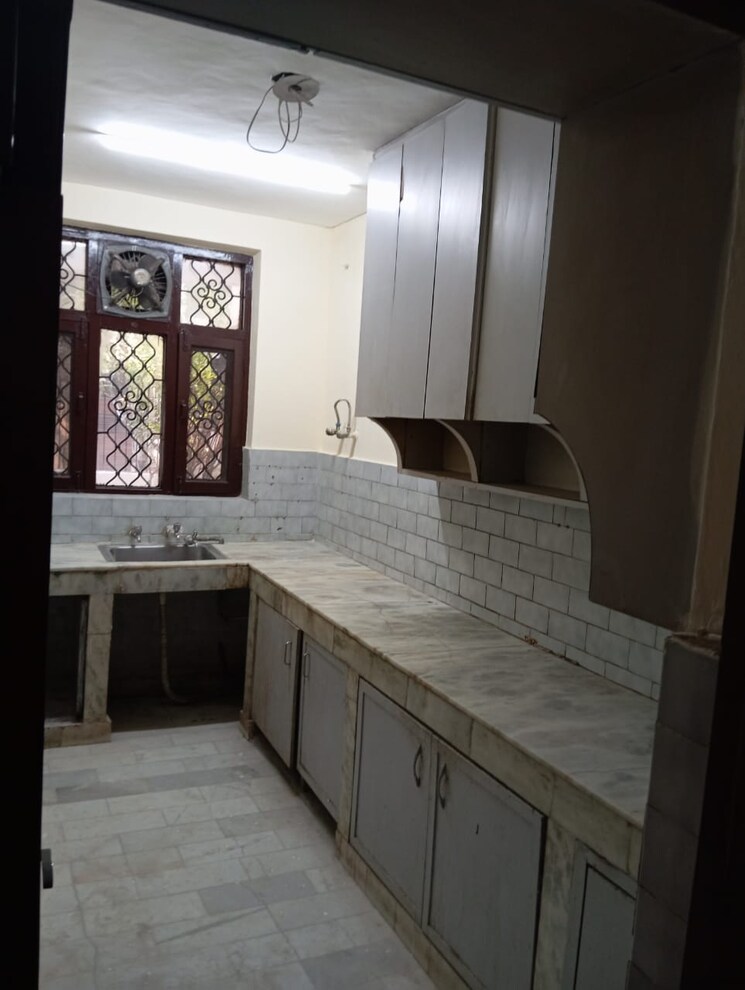 Bedroom, mohit-house 3 Bedroom 215 Sq.Yd. Builder Floor In Sushant Lok I Gurgaon 9427432