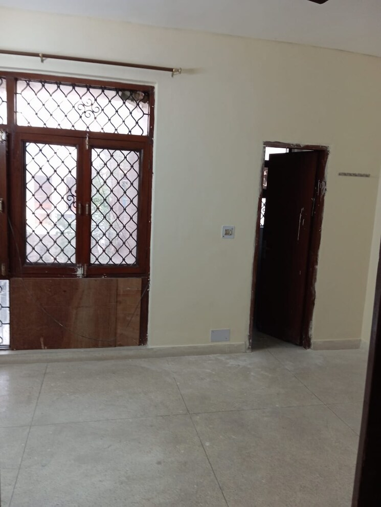 Room, mohit-house 3 Bedroom 215 Sq.Yd. Builder Floor In Sushant Lok I Gurgaon 9427432