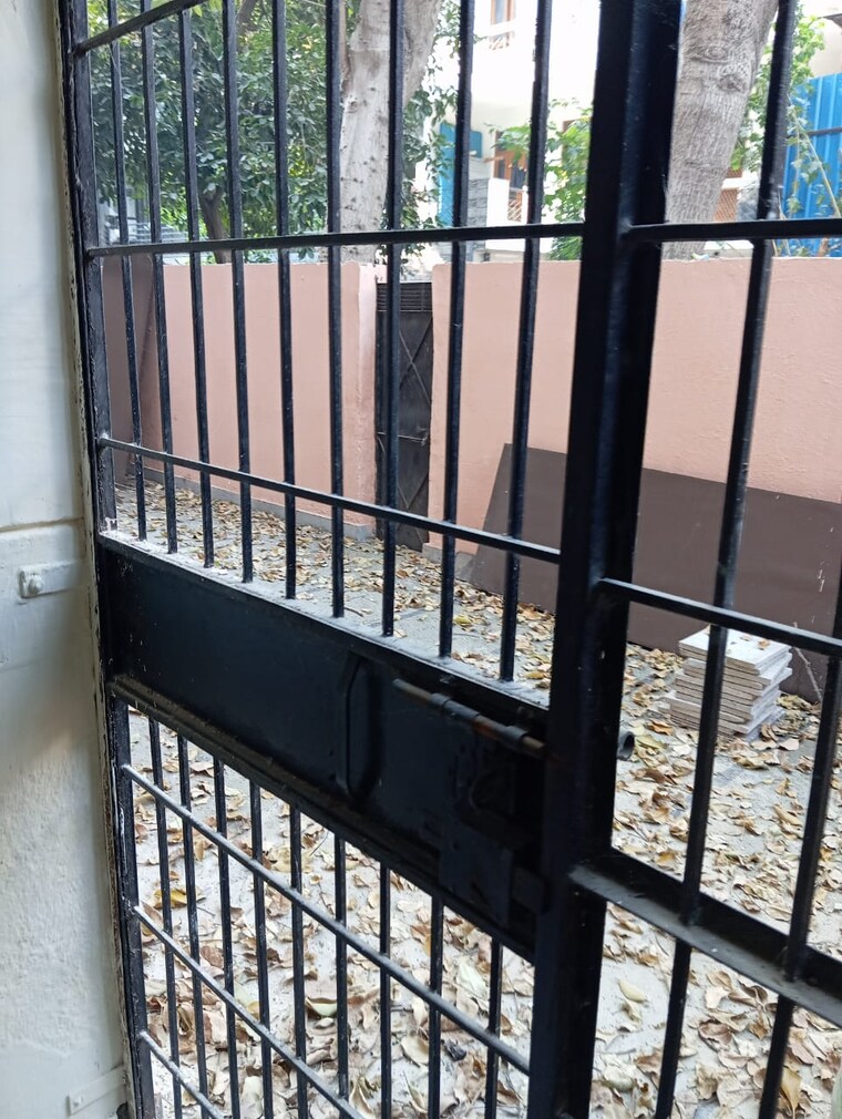 Balcony, mohit-house 3 Bedroom 215 Sq.Yd. Builder Floor In Sushant Lok I Gurgaon 9427432