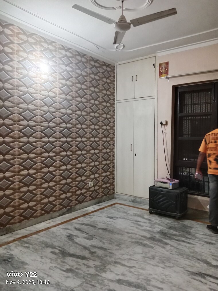  Parking, sector 37 2 Bedroom 1600 Sq.Ft. Builder Floor In Sector 37 Faridabad 9427448