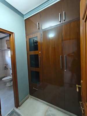 Building Lobby in 3 BHK Builder Floor at Gupta Awas, Sector 43 – for Rent