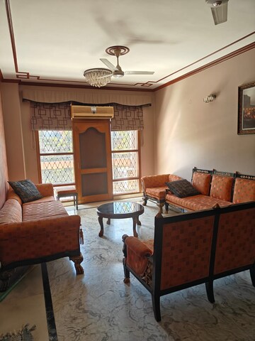 Living Room in 3 BHK Builder Floor at Gupta Awas, Sector 43 – for Rent