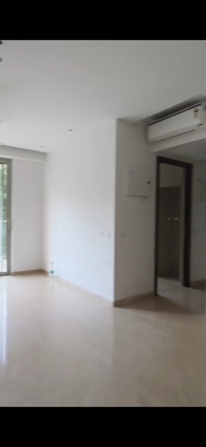 Room in 2 BHK Apartment at Castle Rock, Powai – for Sale
