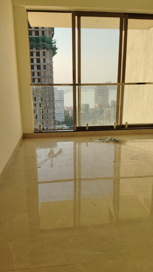 Bedroom in 2 BHK Apartment at Matunga West – for Rent