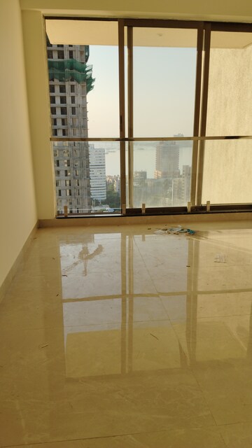 Bedroom in 2 BHK Apartment at Matunga West – for Rent