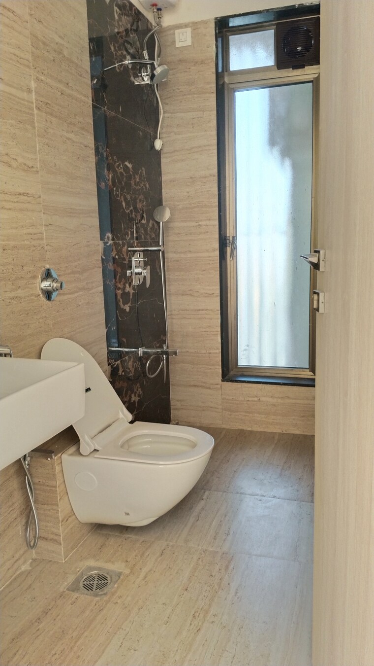 Bathroom, matunga west 2 Bedroom 780 Sq.Ft. Apartment In Matunga West Mumbai 9427452