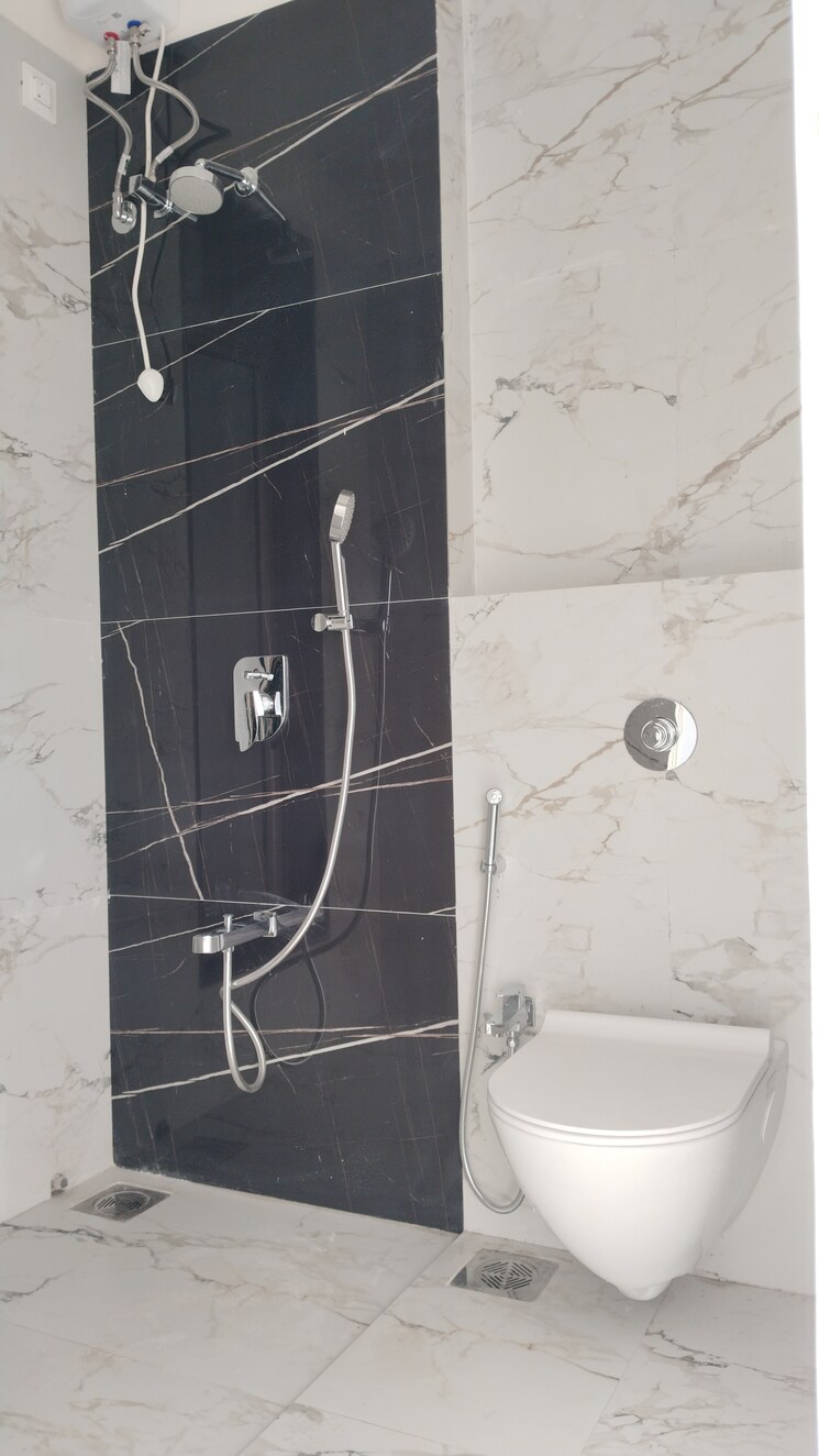 Bathroom, matunga west 2 Bedroom 780 Sq.Ft. Apartment In Matunga West Mumbai 9427452