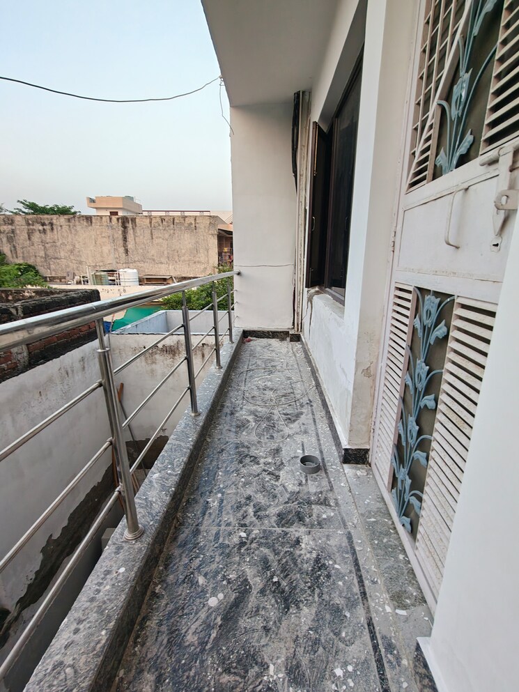 Balcony, green-home 2 Bedroom 1000 Sq.Ft. Builder Floor In Sector 73 Noida 9427466