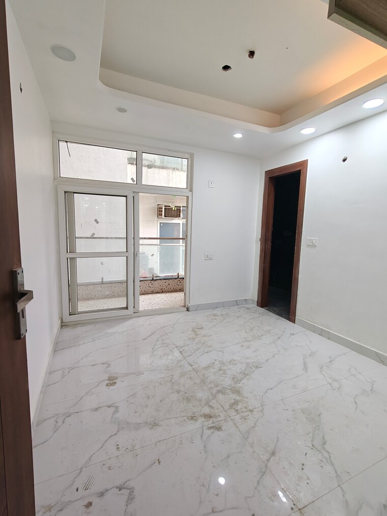 Room, sunshine-apartments-sector-73 3 Bedroom 1500 Sq.Ft. Builder Floor In Sector 73 Noida 9427482