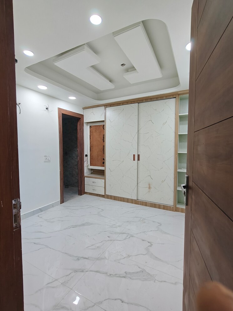 Room, sunshine-apartments-sector-73 3 Bedroom 1500 Sq.Ft. Builder Floor In Sector 73 Noida 9427482