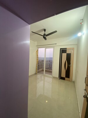 Furnished Amenities in 2.5 BHK Apartment at Signature Global Golf Greens, Sector 79 – for Rent