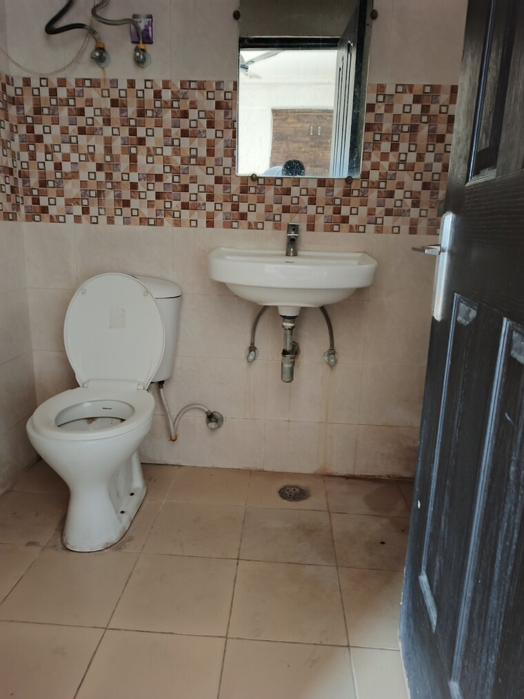 Bathroom, jm-florance 2 Bedroom 1197 Sq.Ft. Apartment In Tech Zone 4 Greater Noida Greater Noida 9427484