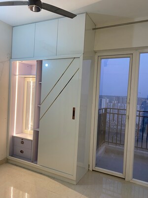 Furnished Amenities in 2.5 BHK Apartment at Signature Global Golf Greens, Sector 79 – for Rent