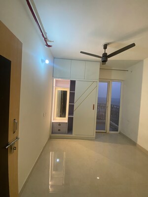 2.5 BHK Apartment For Rent in Signature Global Golf Greens, Sector 79
