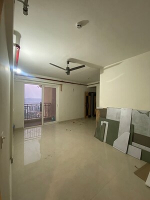Furnished Amenities in 2.5 BHK Apartment at Signature Global Golf Greens, Sector 79 – for Rent