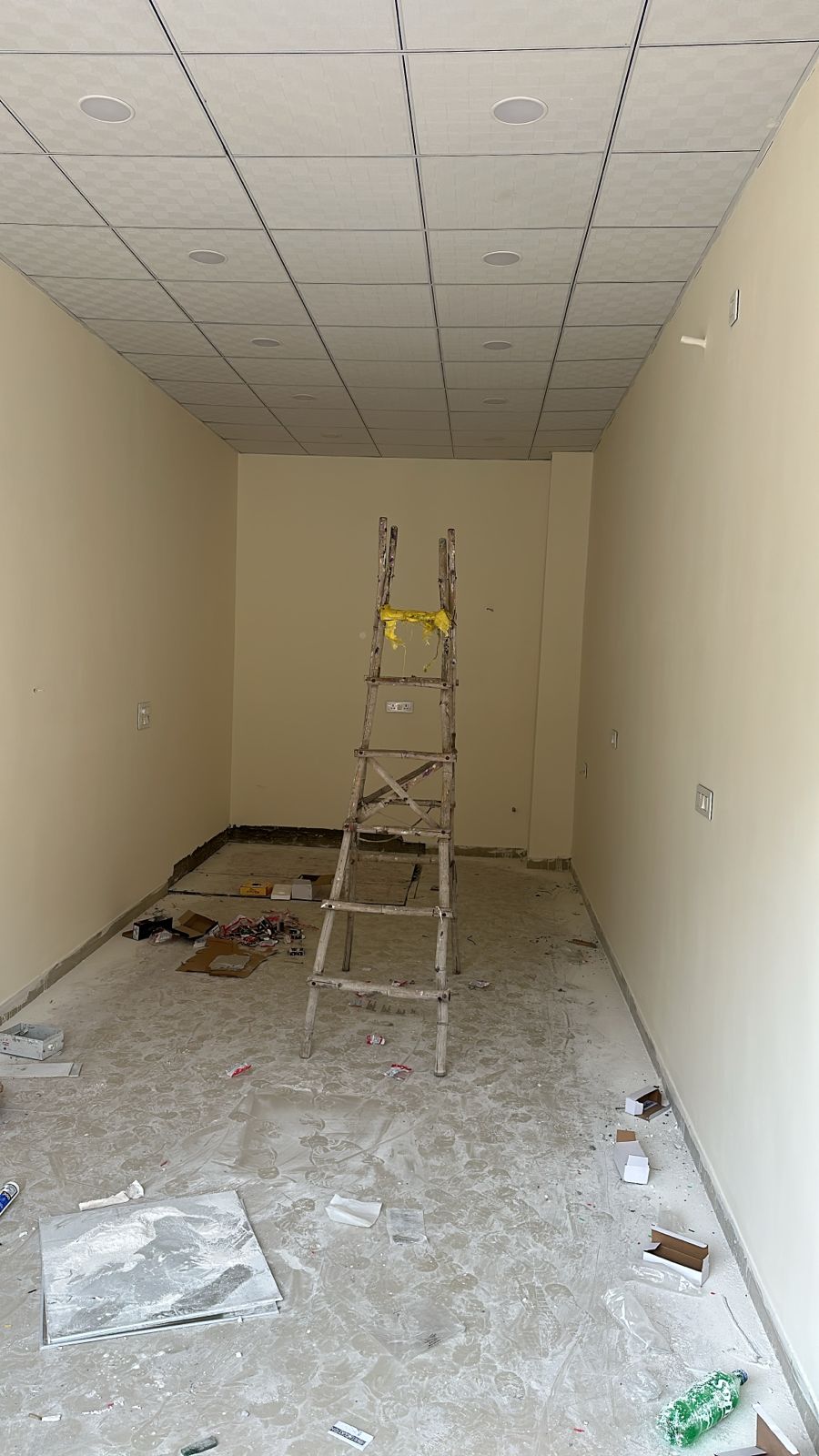 Retail Shop For Rent in S3 Green Avenue