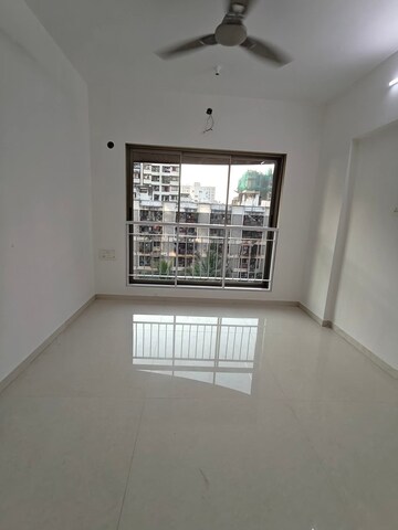Room in 2 BHK Apartment at Parijat CHS Azad Nagar, Andheri West – for Rent