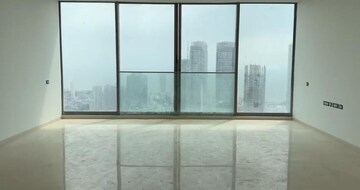 Room in 5 BHK Apartment at Rustomjee Crown, Prabhadevi – for Rent