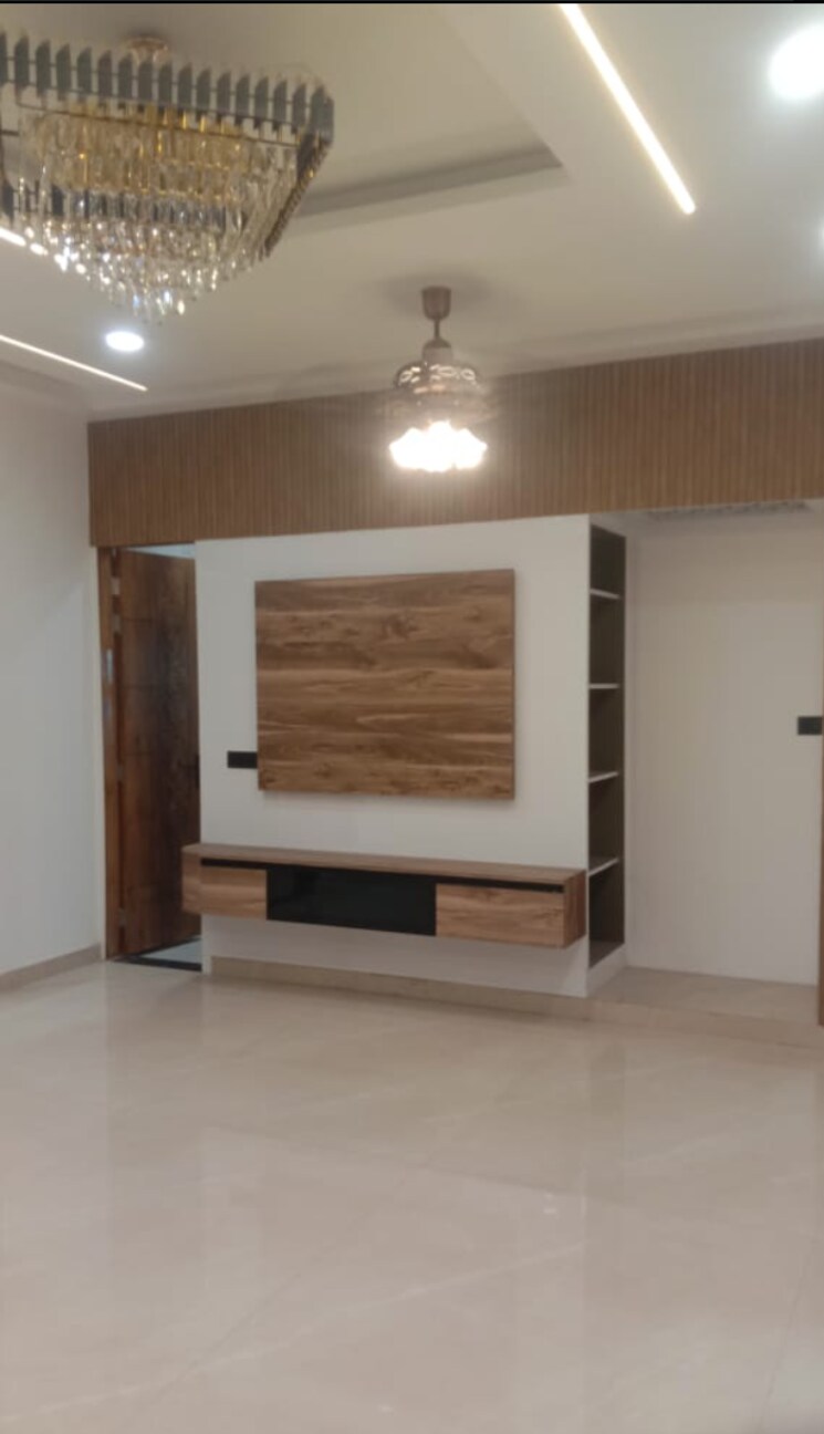 Room, nh 24 3 Bedroom 180 Sq.Yd. Builder Floor In Nh 24 Ghaziabad 9427534