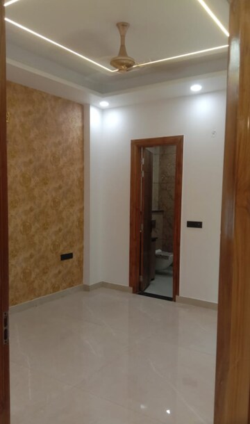 Room in 3 BHK Builder Floor at Nh 24 – for Sale