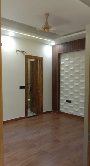 Room in 3 BHK Builder Floor at Nh 24 – for Sale