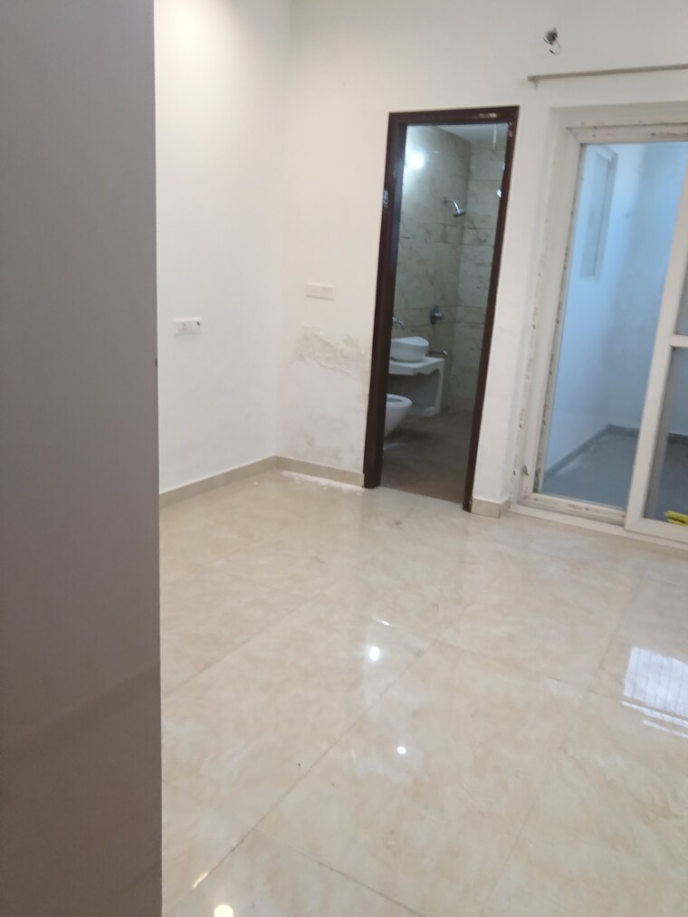 Room, dhakoli 3 Bedroom 136 Sq.Yd. Builder Floor In Dhakoli Zirakpur 9427593