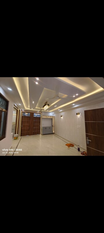 Kitchen in 3 BHK Builder Floor at Maya Homes, Indrapuram – for Sale