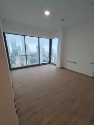 Room in 4 BHK Apartment at Rustomjee Crown, Prabhadevi – for Rent