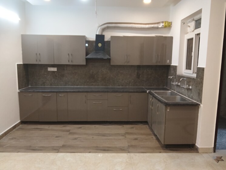 Kitchen, ghazipur 3 Bedroom 136 Sq.Yd. Builder Floor In Ghazipur Zirakpur 9427601