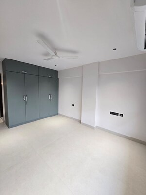 Master Bedroom in 3 BHK Apartment at Zindagi CHS, Khar West – for Rent