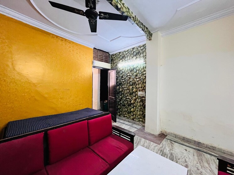 Bedroom, kailash colony 2 Bedroom 100 Sq.Yd. Builder Floor In Kailash Colony Delhi 9427614