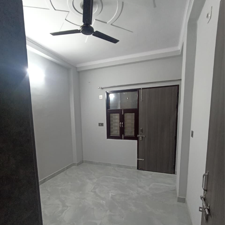 Room, sector 8 dwarka 2 Bedroom 80 Sq.Yd. Builder Floor In Sector 8 Dwarka Delhi 9427627
