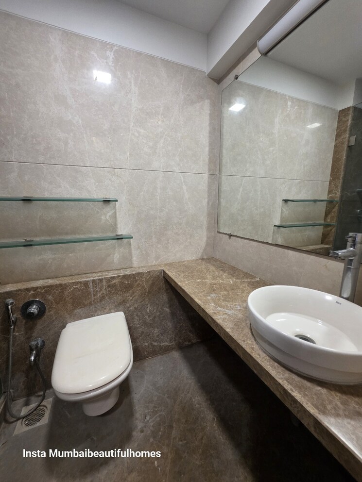 Bathroom, ekta-eminente-phase-ii 3 Bedroom 1500 Sq.Ft. Apartment In Khar West Mumbai 9427664