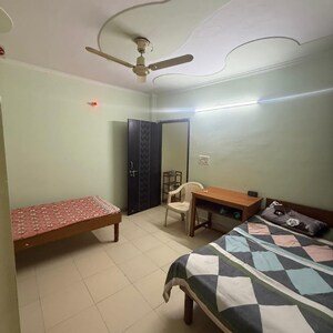 Team Area in  Pg at Sector 7 Dwarka – for Rent