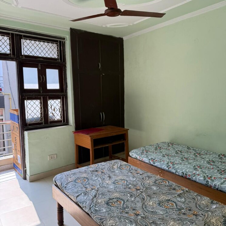 Bedroom, sector 7 dwarka Pg For Boys In Sector 7 Dwarka 9311483