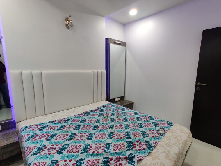 Bedroom, chamunda-niwas-apartment 1 Bedroom 450 Sq.Ft. Apartment In Santacruz West Mumbai 9427677