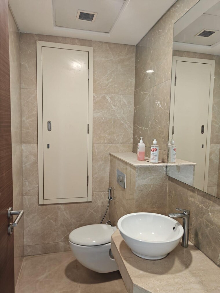 Bathroom, prabhadevi 4 Bedroom 2301 Sq.Ft. Apartment In Prabhadevi Mumbai 9427694