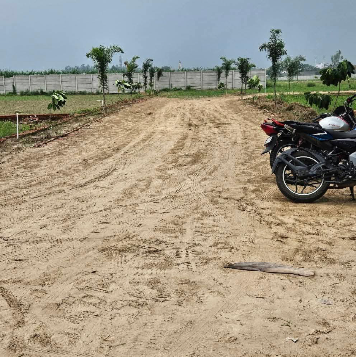 Plot For Sale in Modipuram