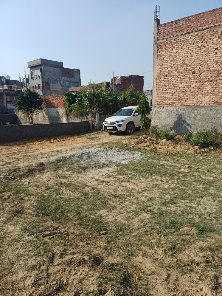 Garden, palla  75 Sq.Yd. Plot In Palla Faridabad 9427709