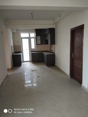 Room in 3 BHK Apartment at Amrapali Zodiac, Sector 120 – for Sale