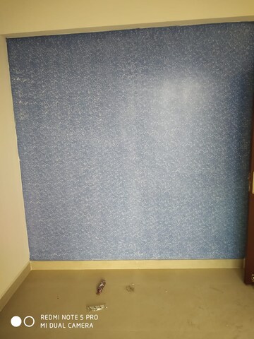 Room in 3 BHK Apartment at Amrapali Zodiac, Sector 120 – for Sale