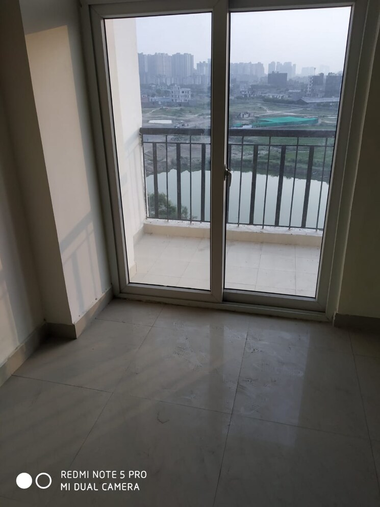 Room, amrapali-zodiac 3 Bedroom 1325 Sq.Ft. Apartment In Sector 120 Noida 9427739