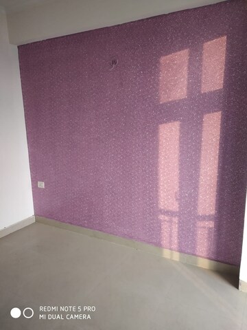 Room in 3 BHK Apartment at Amrapali Zodiac, Sector 120 – for Sale